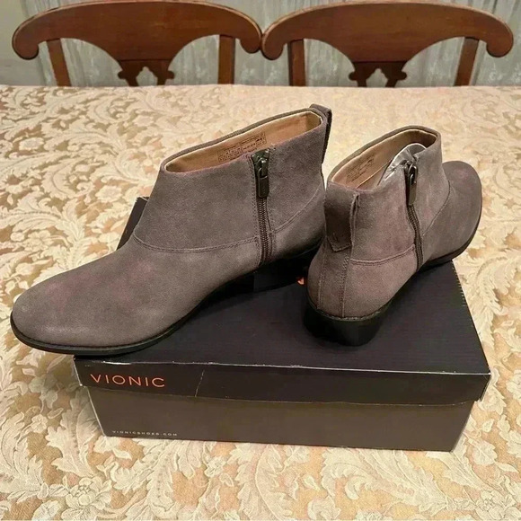 Size 9.5 Vionic Joy Zadie Suede Ankle Boot in Griege (Gray/Beige) Block Heel NIB - Picture 5 of 9